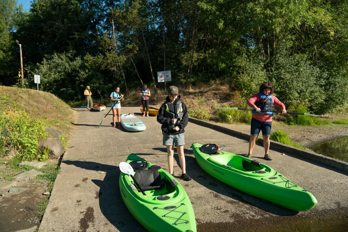 Willamette River Boat Ramp launching kayakers