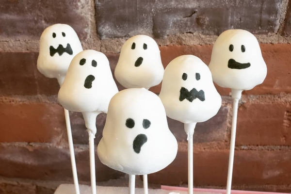 Melting Pot Candy Shop ghost cake pops